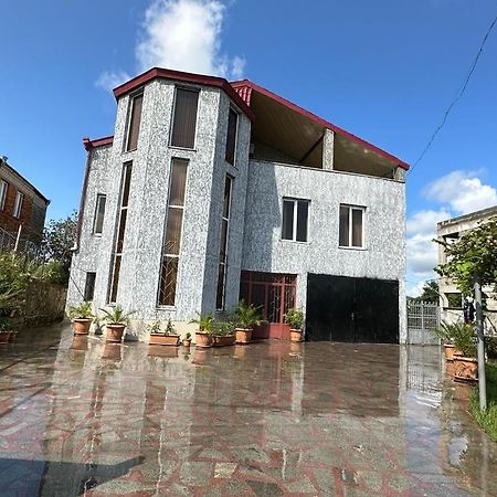 Appartamento Happy House Kutaisi Esterno foto
